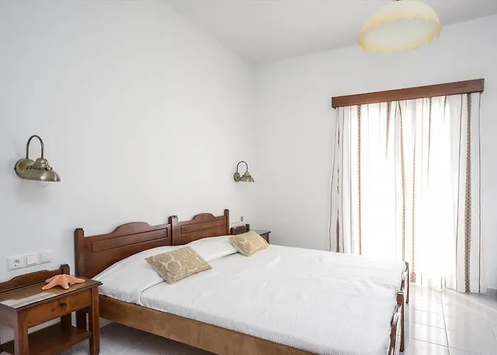 Ktima Lino * Agia Anna (Naxos)